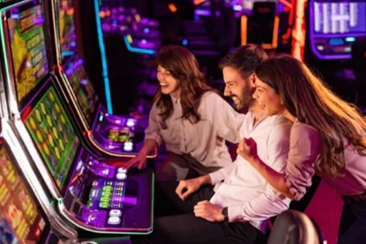 Studio Boom City bullseye dengan dealer langsung dan kamera multi-sudut
